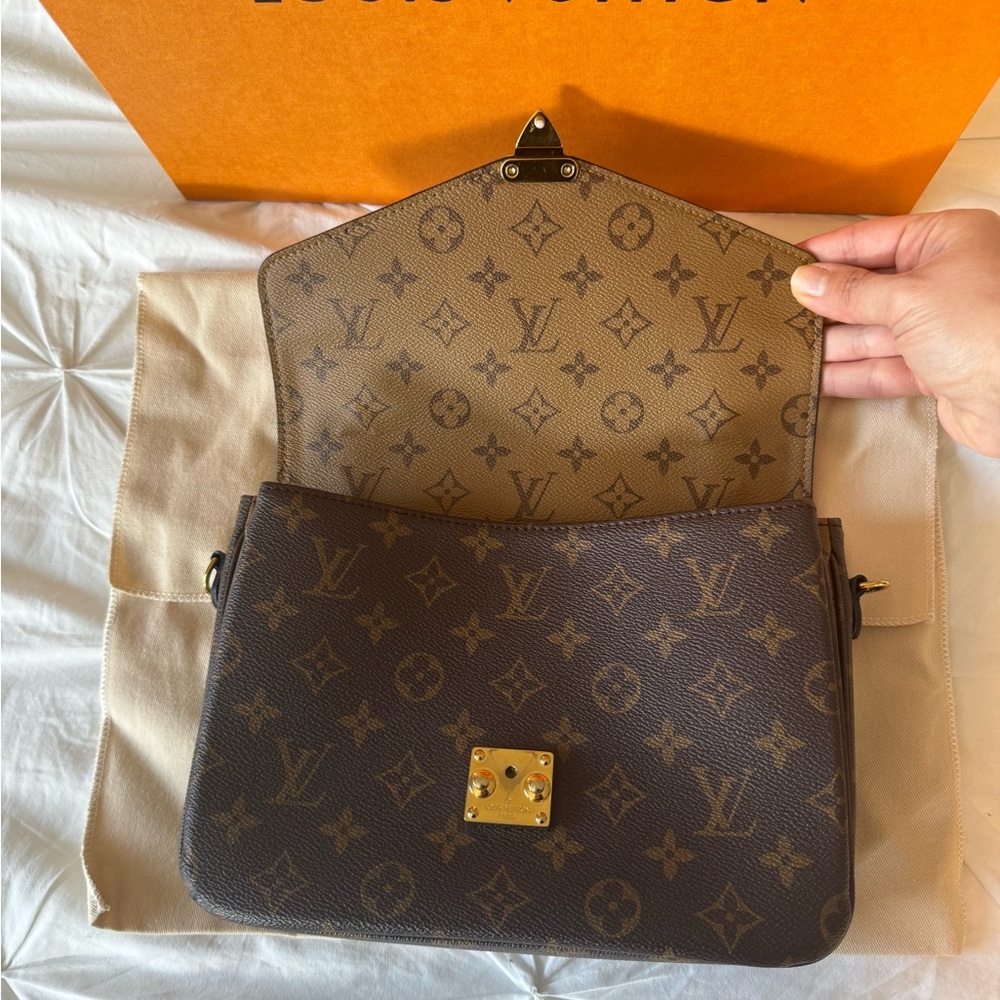 Louis Vuitton LV Pochette Métis - Picture 9 of 16